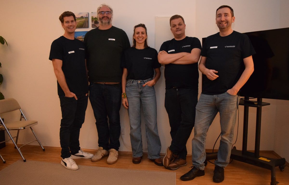 Axel, Arne, Anja, Simon und Christian sind Teil des Teams hinter dem Online CRM CentralStationCRM.